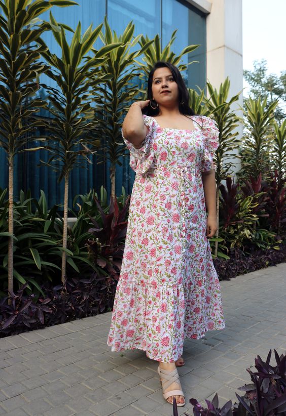 It's a simple way to transition a maxi dress from daytime to evening wear and helps protect against sunburn