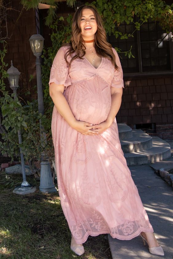 plus size maternity outfits