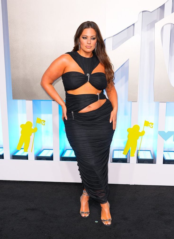 Ashley Graham has transcended the barriers of conventional beauty and emerged as one of the world’s leading models, even though she is a plus size model