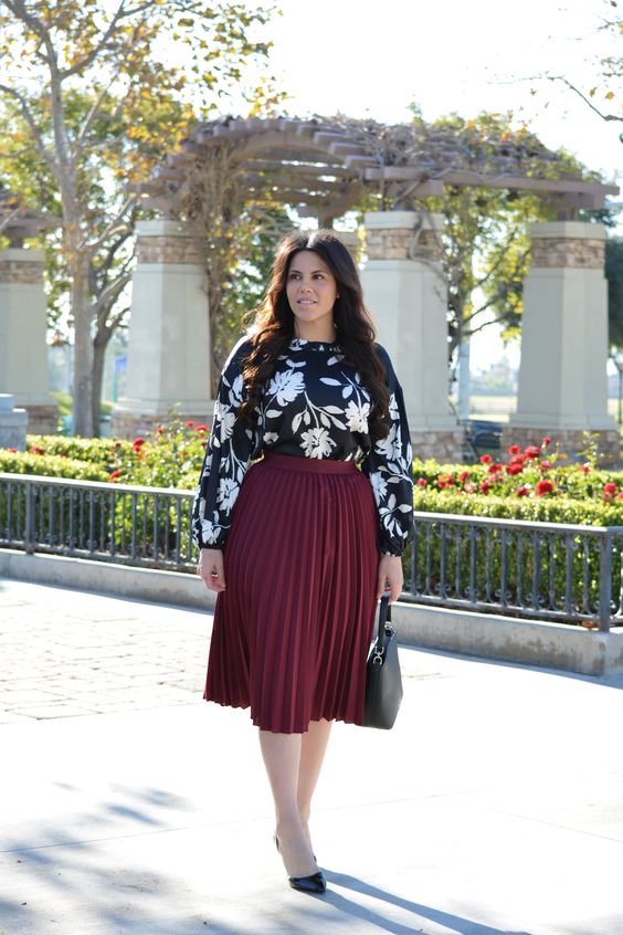 If you are unfamiliar with the appropriate dressy plus size clothing, you may find it difficult to pull off a sophisticated look in the spring. 