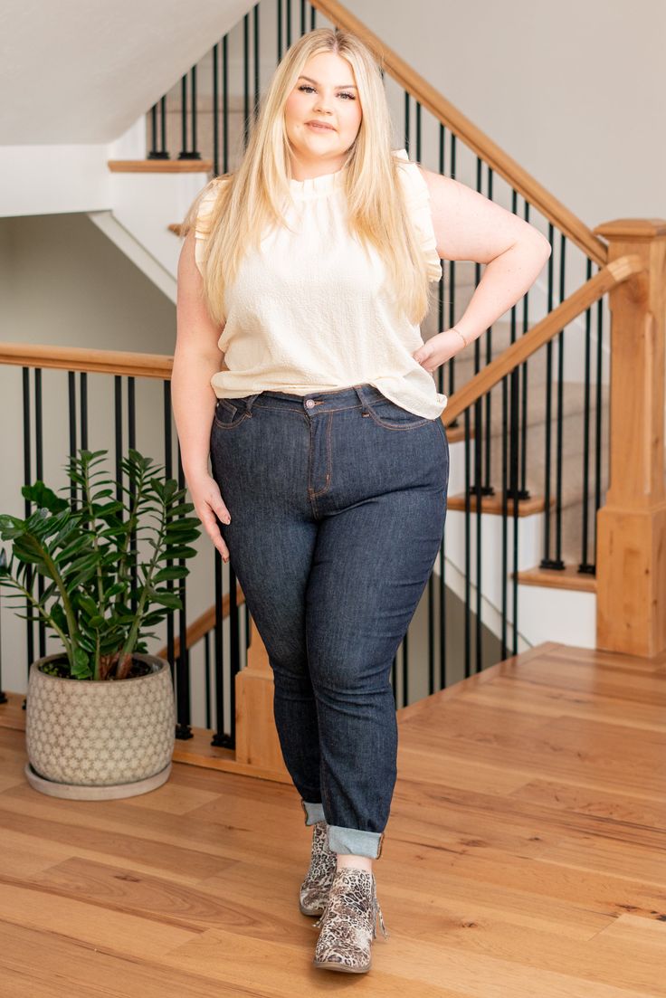 we can say with confidence that there's no need to be intimidated when styling plus size wide leg jeans