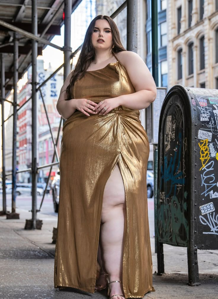 Plus-Size Evening Gowns for Curvy Women